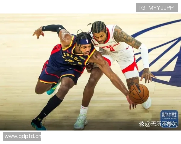 波杰姆斯基半场压哨三分神奇表现引发全场欢呼与惊叹 波杰姆斯基半场压哨三分神奇表现引发全场欢呼与惊叹