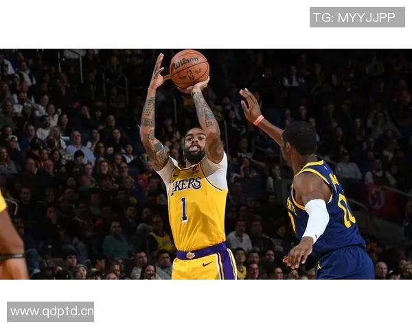 手感欠佳但串联在线!拉塞尔6中2&三分3中0 得7分3板5助1断0失误 手感欠佳但串联在线!拉塞尔6中2&三分3中0 得7分3板5助1断0失误