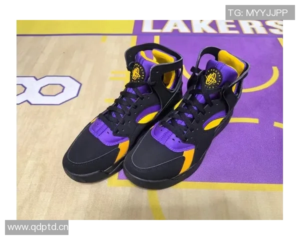 灰蓝色调！肯塔基的又一款科比球鞋Kobe 5 PE！