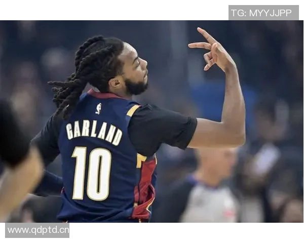 阿特金森：加兰摔了一下伤到脚趾 尝试继续打但无法坚持