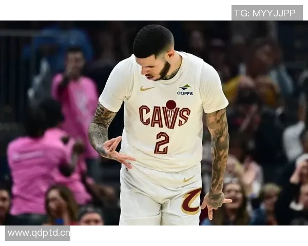 小米切尔首节5中4已得到9分，雷霆开局21-6领先雄鹿