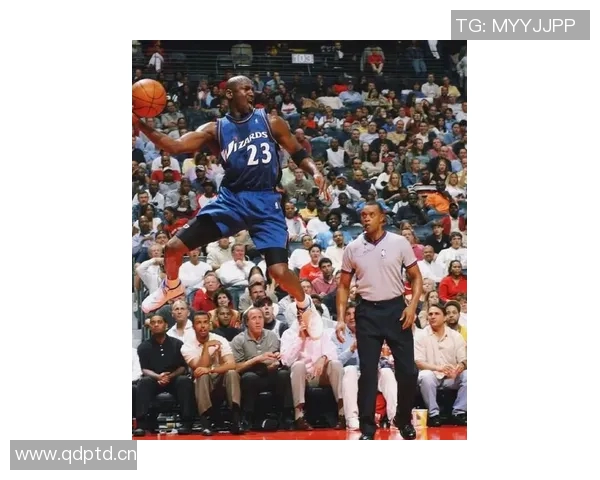 杜兰特回忆少年时代看到的篮球之神乔丹，当时弥漫着特别的氛围